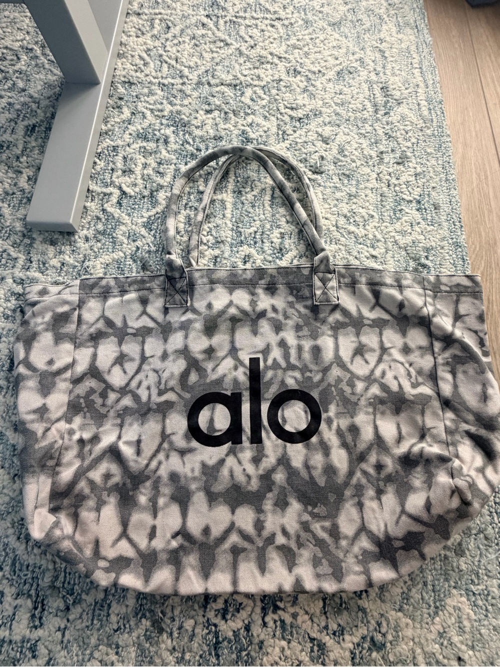 ALO Yoga Tie-Dye Oversize Canvas Tote Bag in Gray